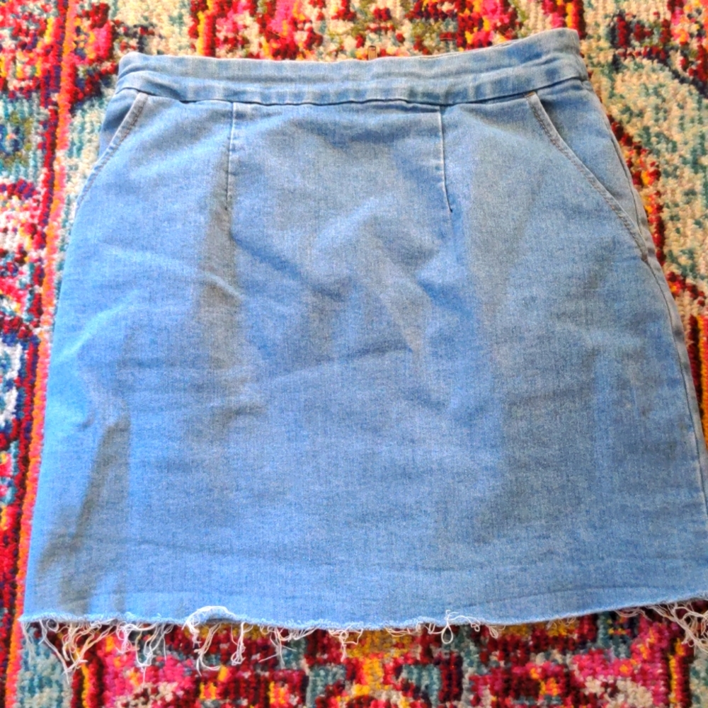Frayed hem jean skirt